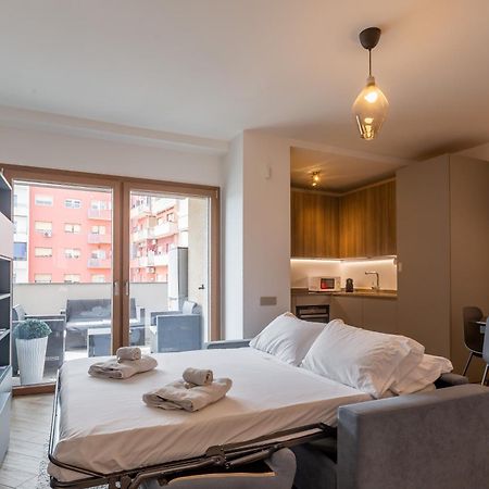 Aurealiving - Trastevere Suite With Rooftop & Gym, Your Place In Rome Bagian luar foto