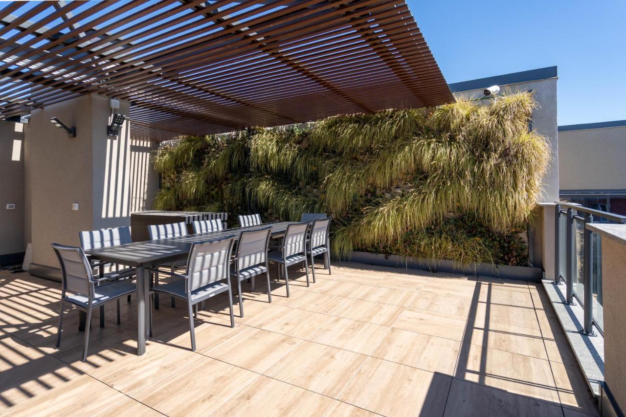 Aurealiving - Trastevere Suite With Rooftop & Gym, Your Place In Rome Bagian luar foto