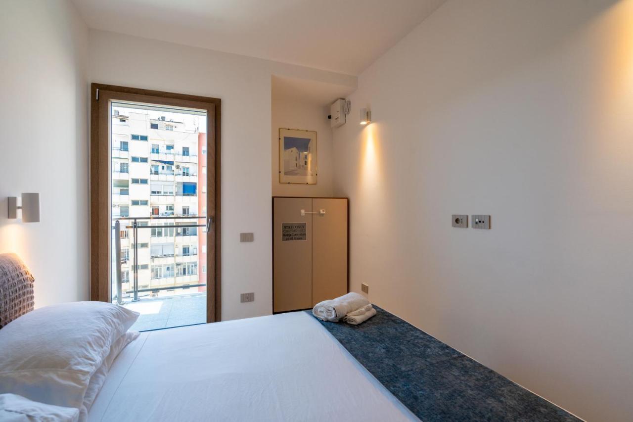 Aurealiving - Trastevere Suite With Rooftop & Gym, Your Place In Rome Bagian luar foto