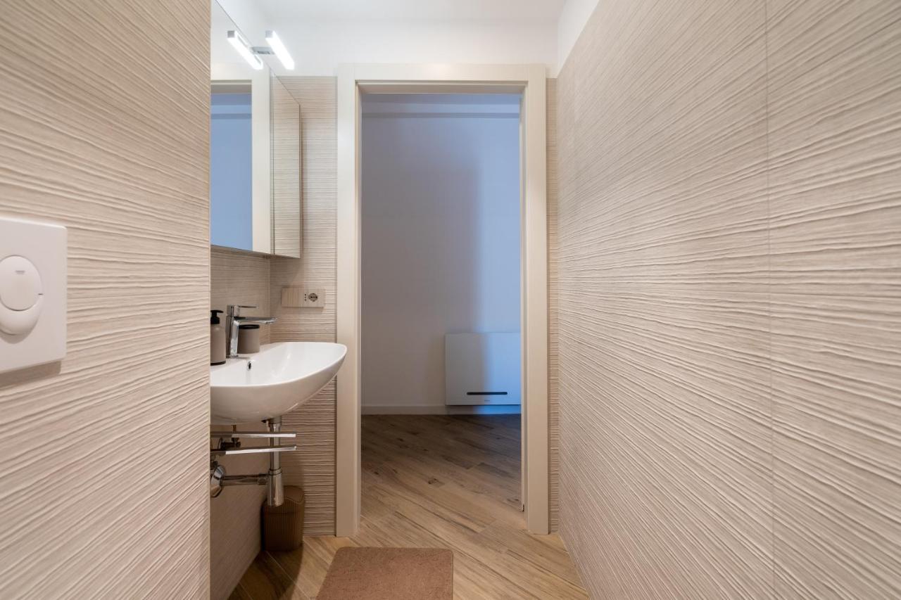 Aurealiving - Trastevere Suite With Rooftop & Gym, Your Place In Rome Bagian luar foto