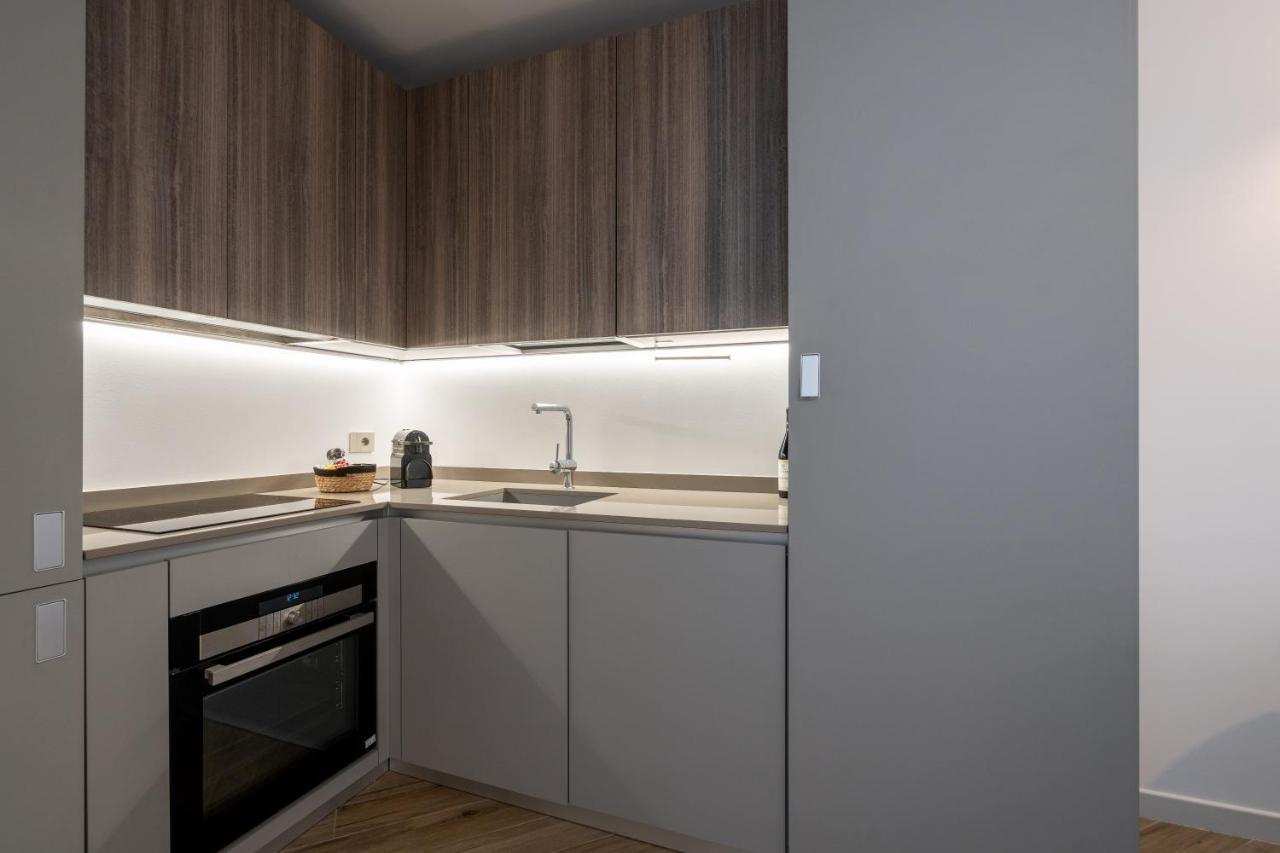 Aurealiving - Trastevere Suite With Rooftop & Gym, Your Place In Rome Bagian luar foto