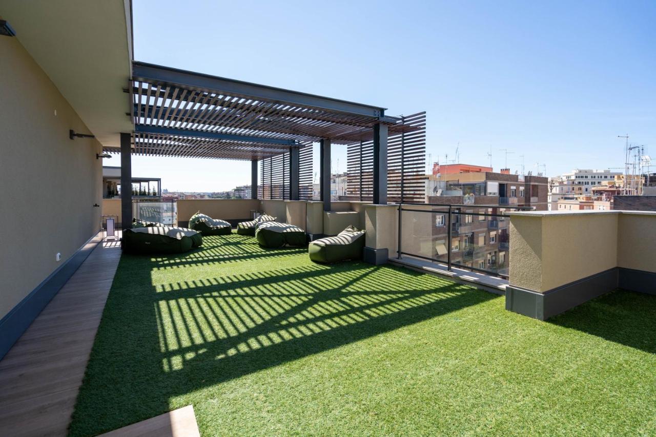 Aurealiving - Trastevere Suite With Rooftop & Gym, Your Place In Rome Bagian luar foto