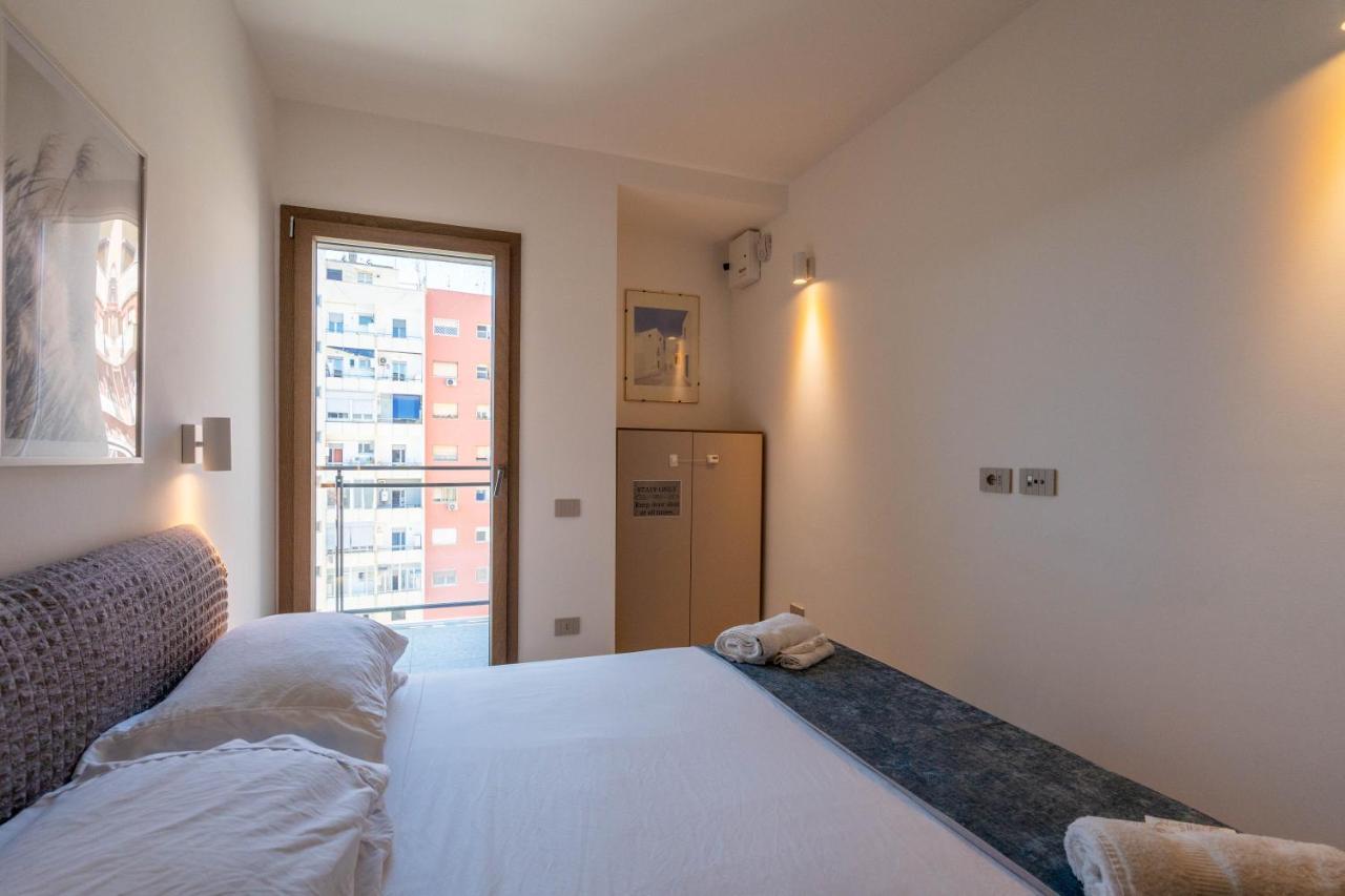 Aurealiving - Trastevere Suite With Rooftop & Gym, Your Place In Rome Bagian luar foto