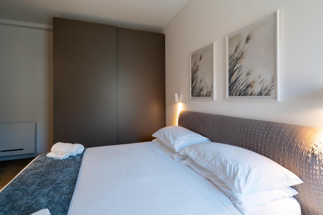 Aurealiving - Trastevere Suite With Rooftop & Gym, Your Place In Rome Bagian luar foto