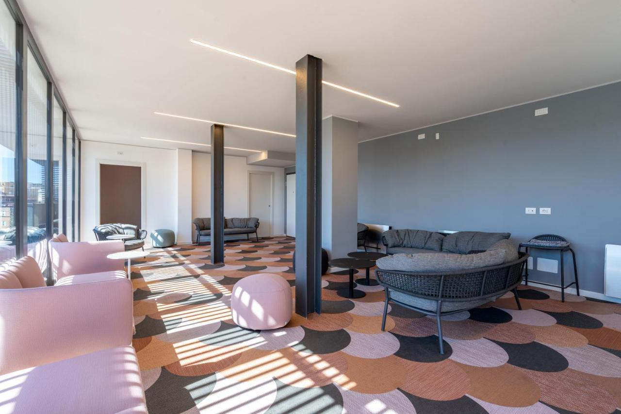 Aurealiving - Trastevere Suite With Rooftop & Gym, Your Place In Rome Bagian luar foto