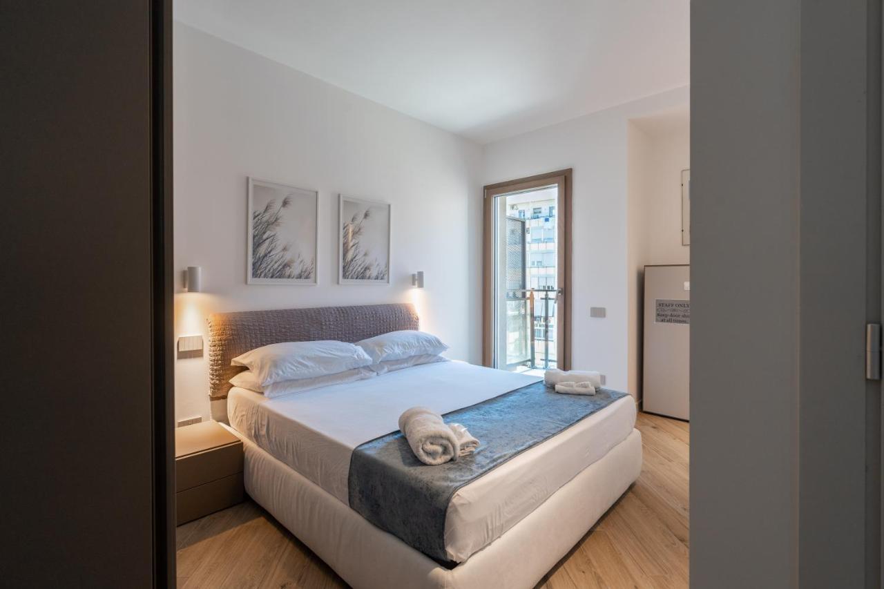 Aurealiving - Trastevere Suite With Rooftop & Gym, Your Place In Rome Bagian luar foto