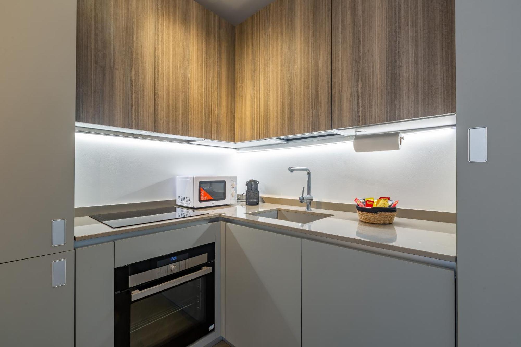Aurealiving - Trastevere Suite With Rooftop & Gym, Your Place In Rome Bagian luar foto